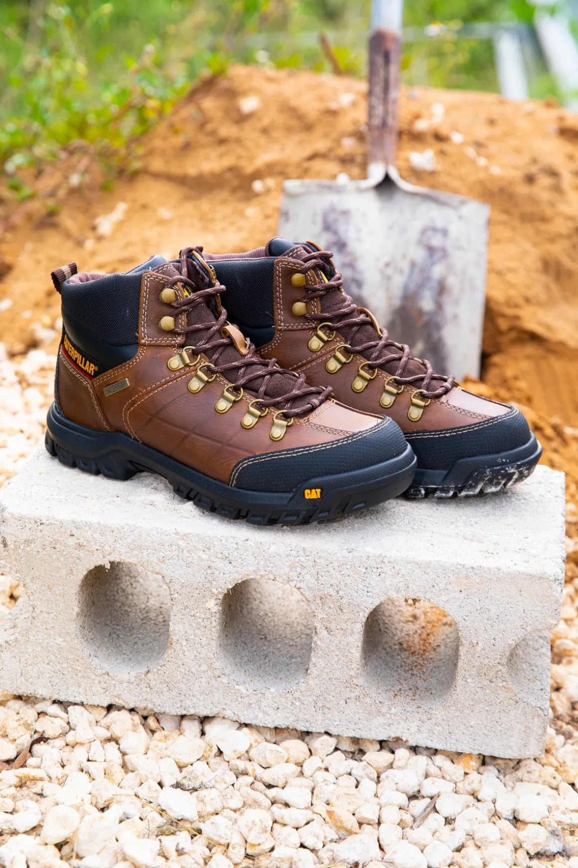 Caterpillar Men' s Threshold Waterproof Work Boot