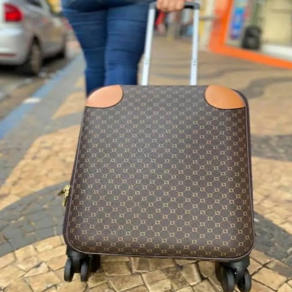 LUZ DA LUA TRAVEL SUITCASE
