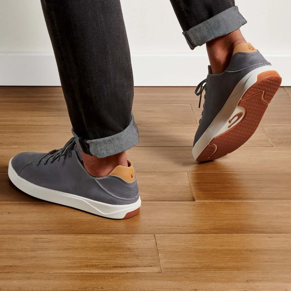 OLUKAI LAE' AHI LI ' ILI MEN' S LEATHERS SNEAKERS