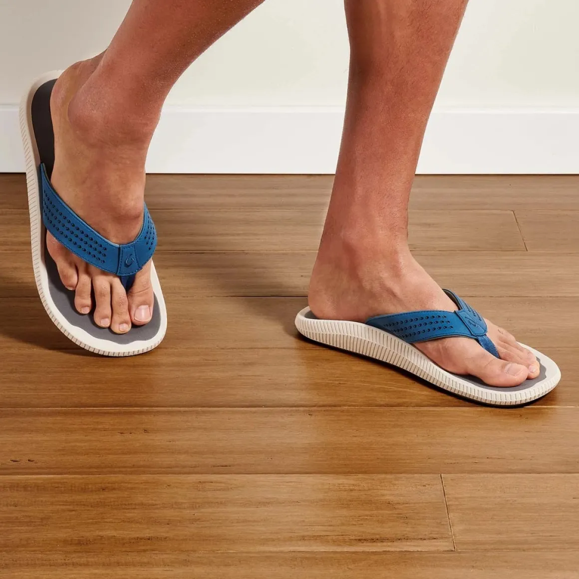 OLUKAI ULELE BEACH SANDALS